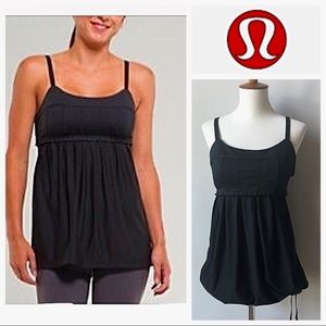  2 awesome Lululemon workout tanks! 